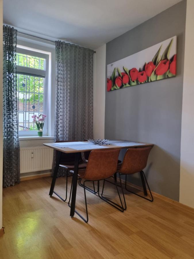 Cerny Tulipan - Apartman 1 Pilsen Exterior foto